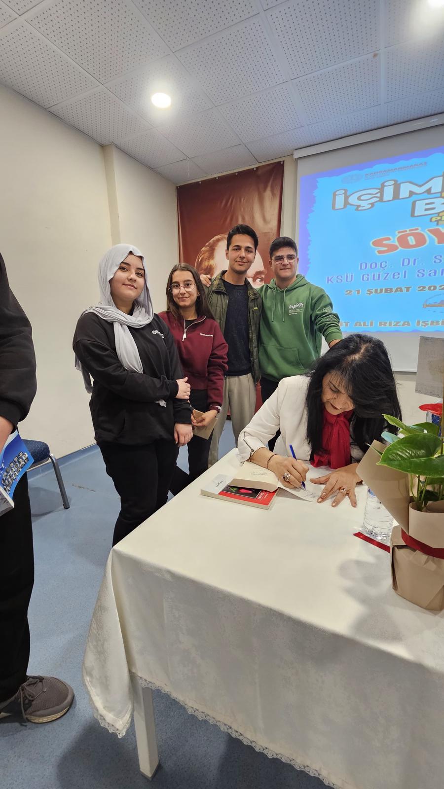  İçimizden Biri Projesi kapsamında Fakültemiz Müzik Bölümü Öğretim Üyesi Doç. Dr. Seher ATMACA, Şehit Ali Rıza İşbilir Anadolu Lisesi öğrencileri ile Sanat Buluşması gerçekleştirdi.