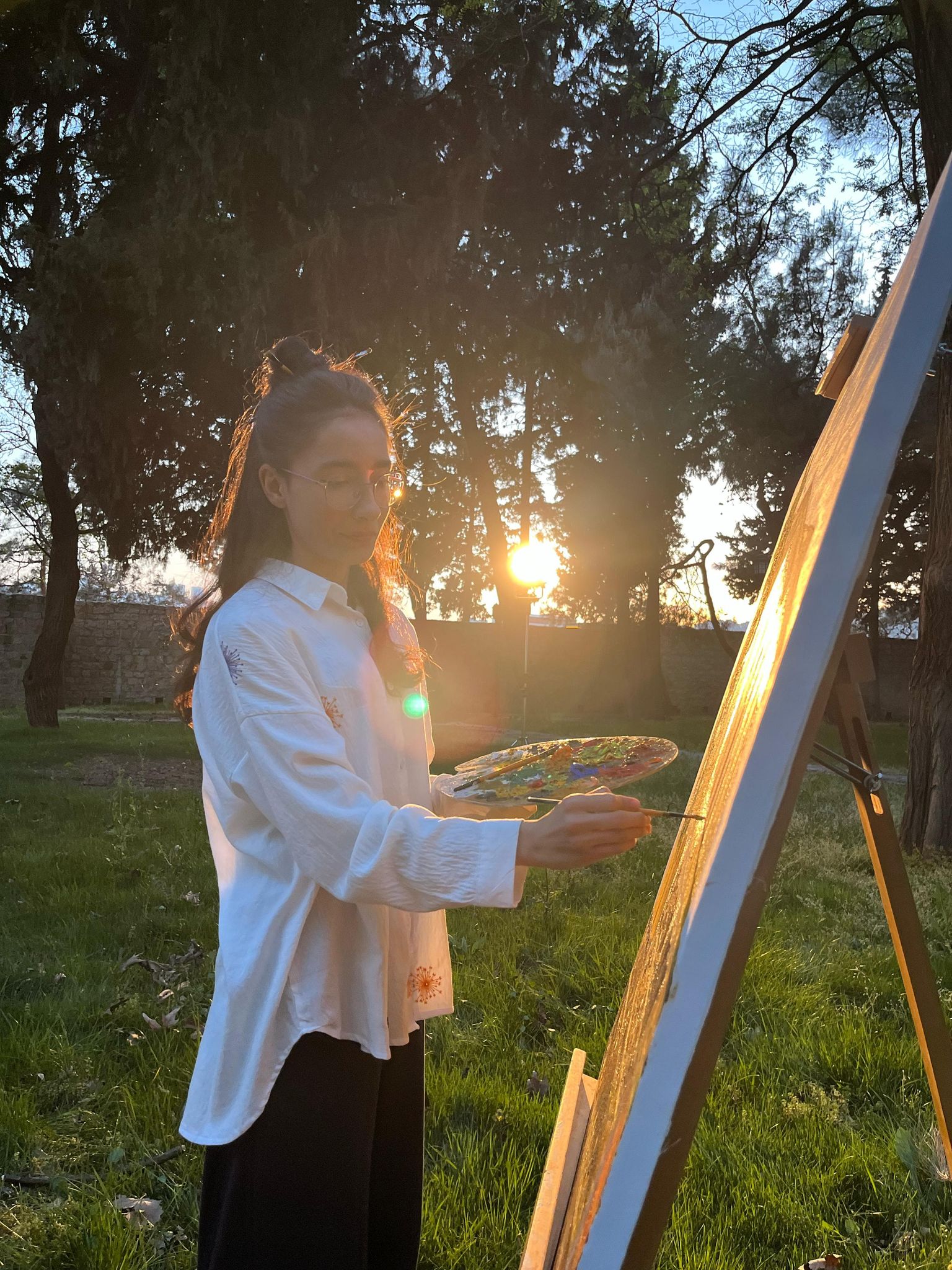 Fakültemiz Resim Bölümü öğrencimiz, “5. Uluslararası Şiir ve Edebiyat Günleri” tanıtım filminde yer aldı. 