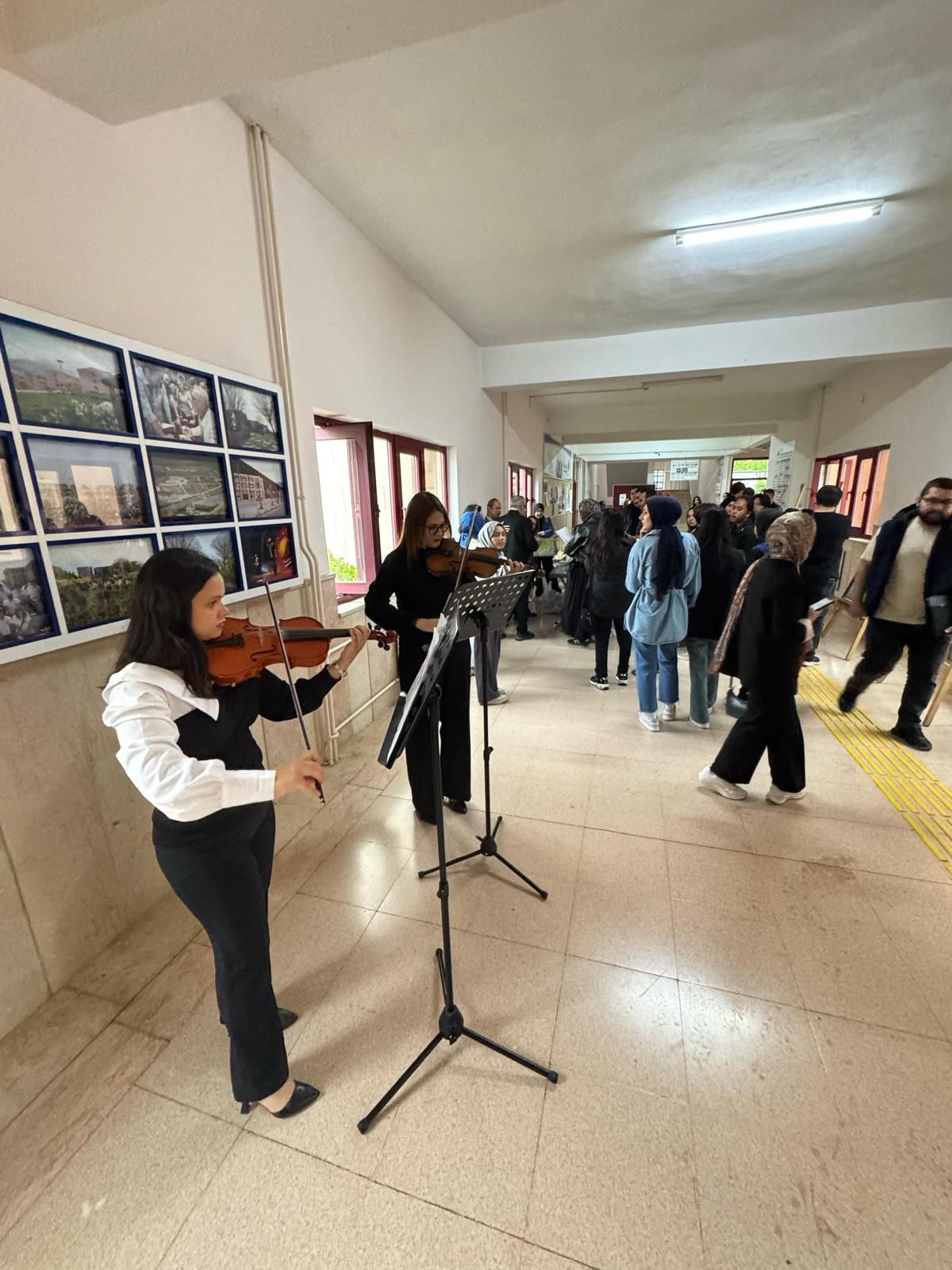 Fakültemiz Müzik Bölümü Öğrencilerinden İİBF'de Müzik Dinletisi
