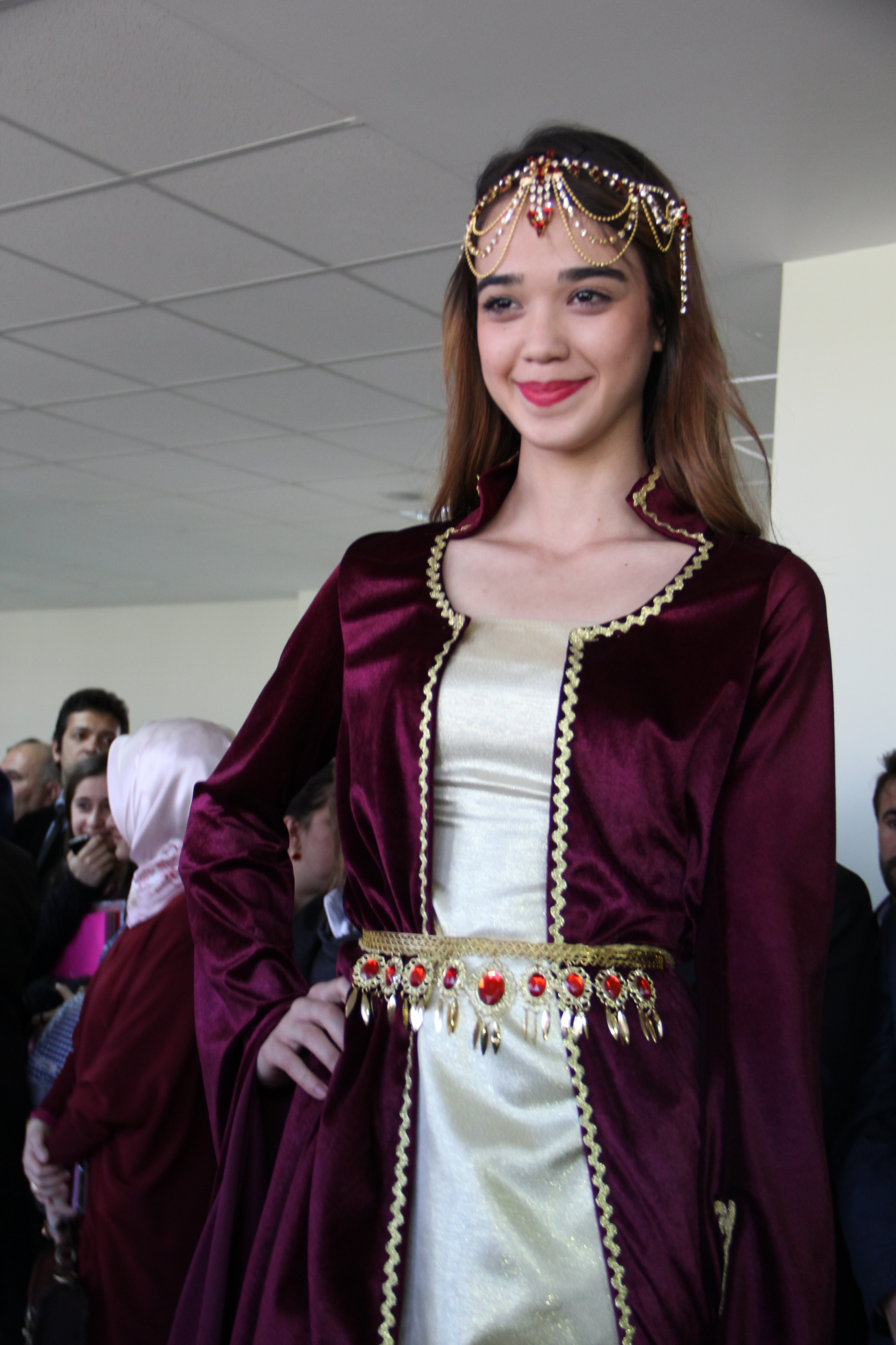 KADIN SANATÇILAR KARMA SERGİSİ